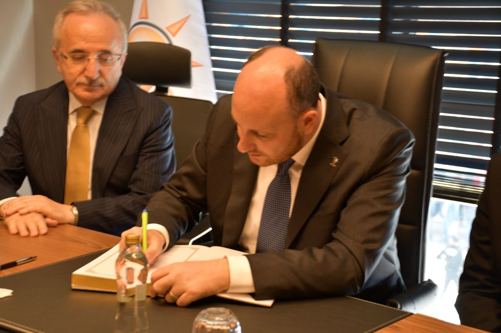 Vezirköprü’de AK Parti’nin yeni hizmet binası açıldı