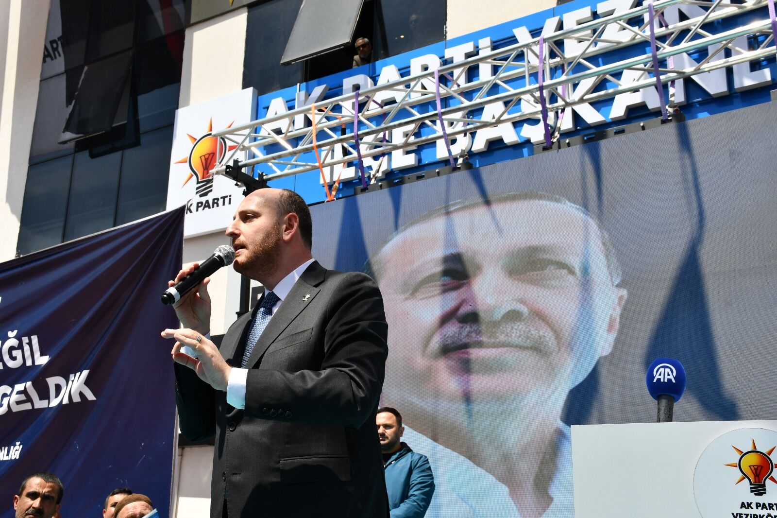 Vezirköprü’de AK Parti’nin yeni hizmet binası açıldı