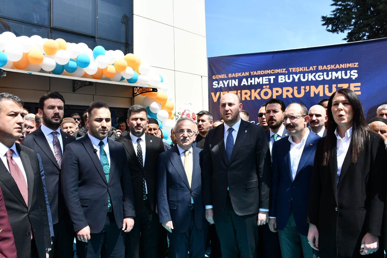 Vezirköprü’de AK Parti’nin yeni hizmet binası açıldı