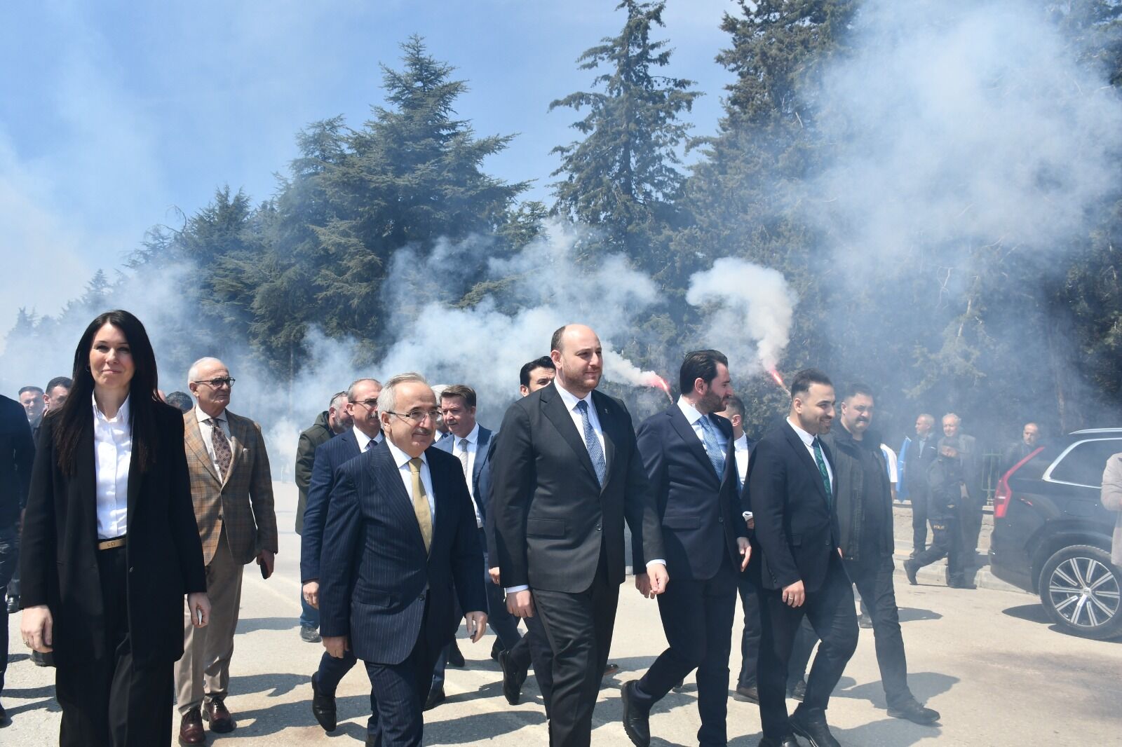 Vezirköprü’de AK Parti’nin yeni hizmet binası açıldı