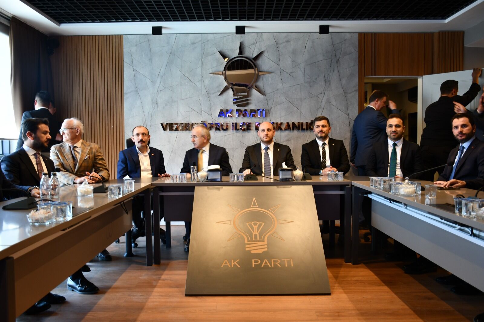 Vezirköprü’de AK Parti’nin yeni hizmet binası açıldı