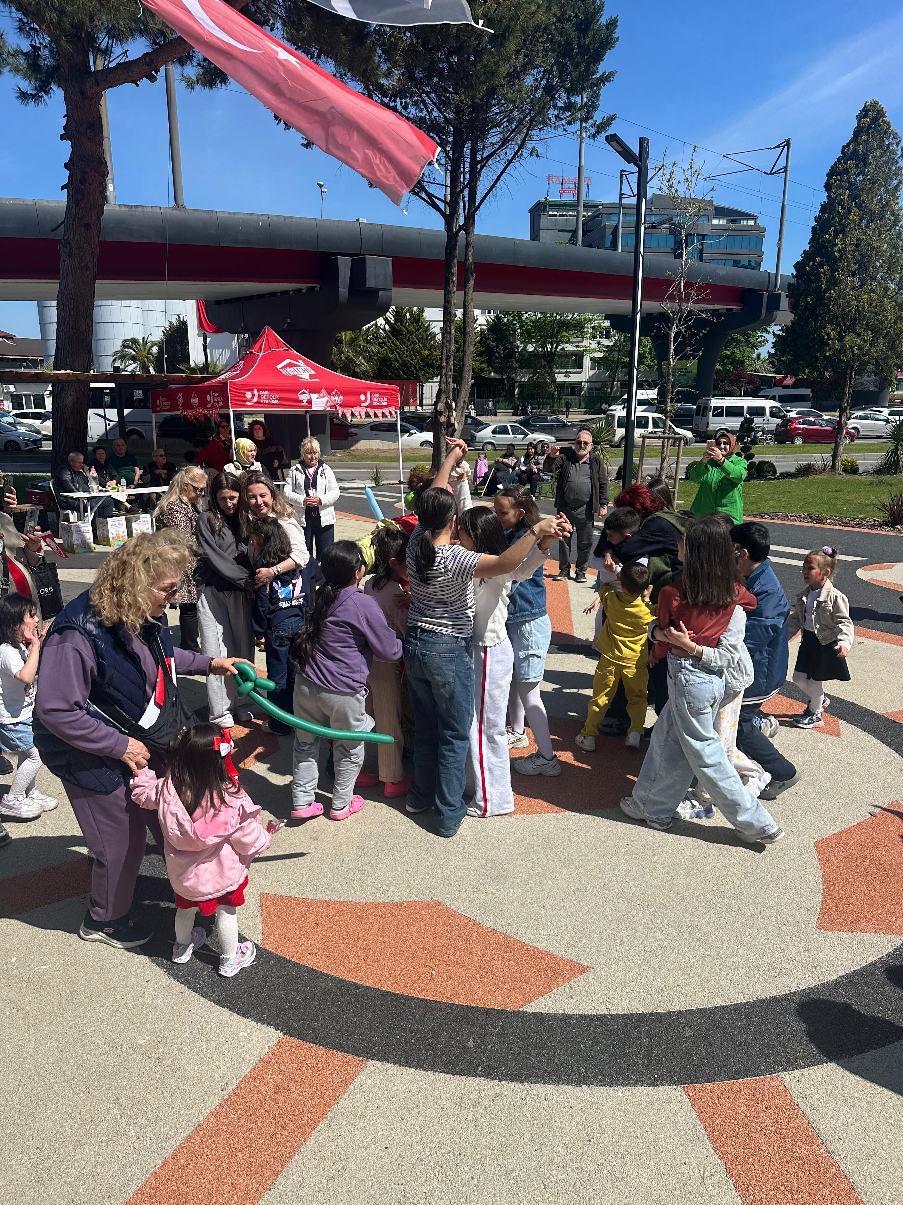 Samsun’da CHP’den çocuklara bayram şenliği