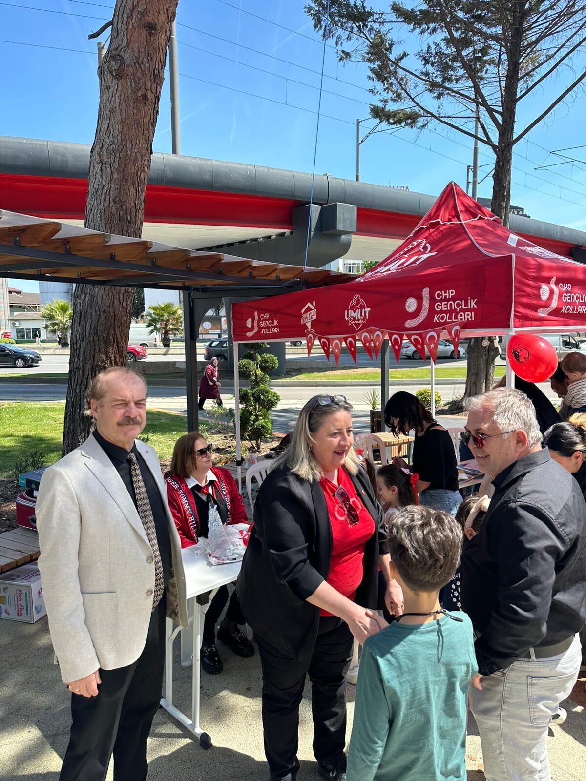 Samsun’da CHP’den çocuklara bayram şenliği