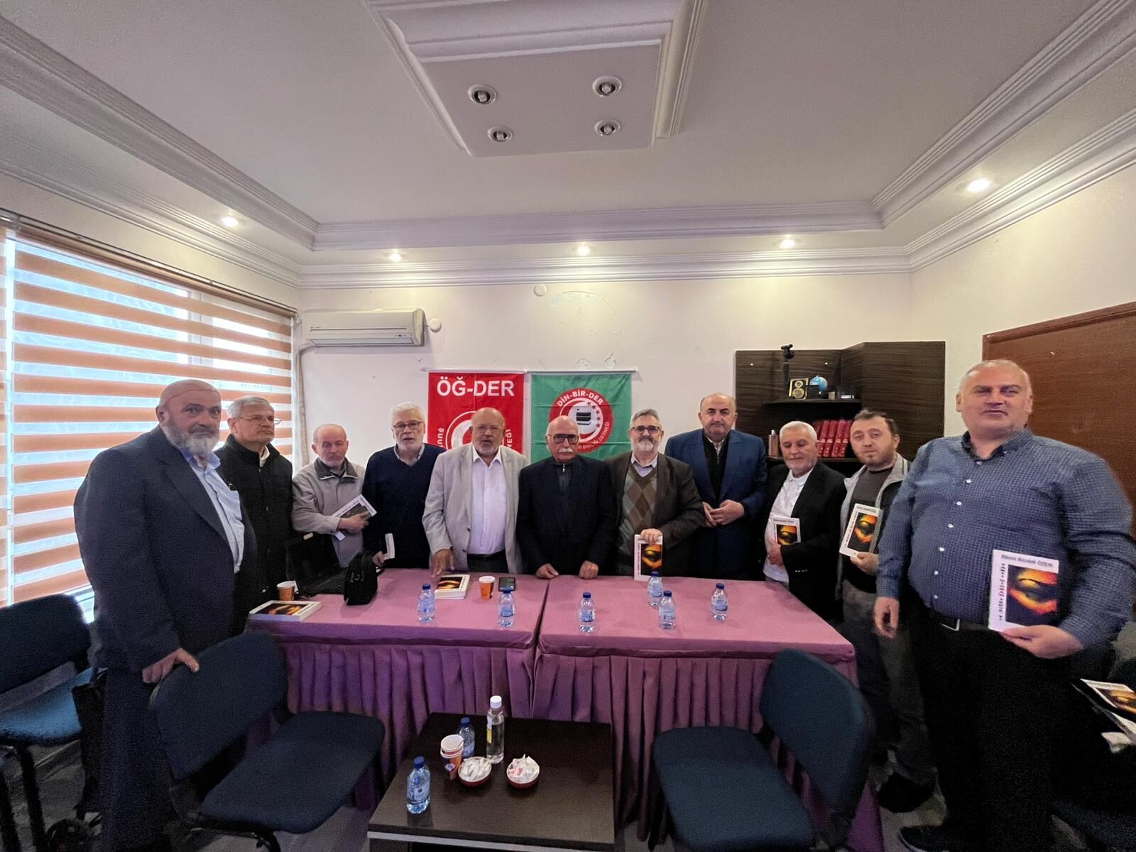 Din-Bir’de anlamlı program: Hedef kitap okuma alışkanlığı