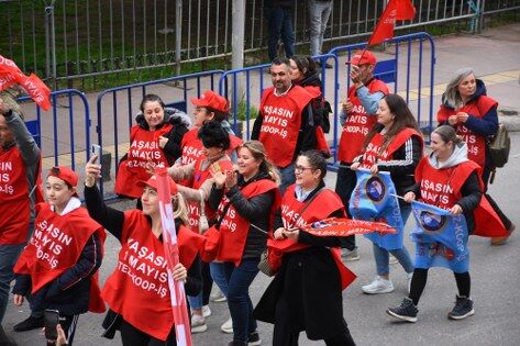 samsun haber: Samsun'da yağmur altında 1 Mayıs coşkusu! İşçiler taleplerini haykırdı 