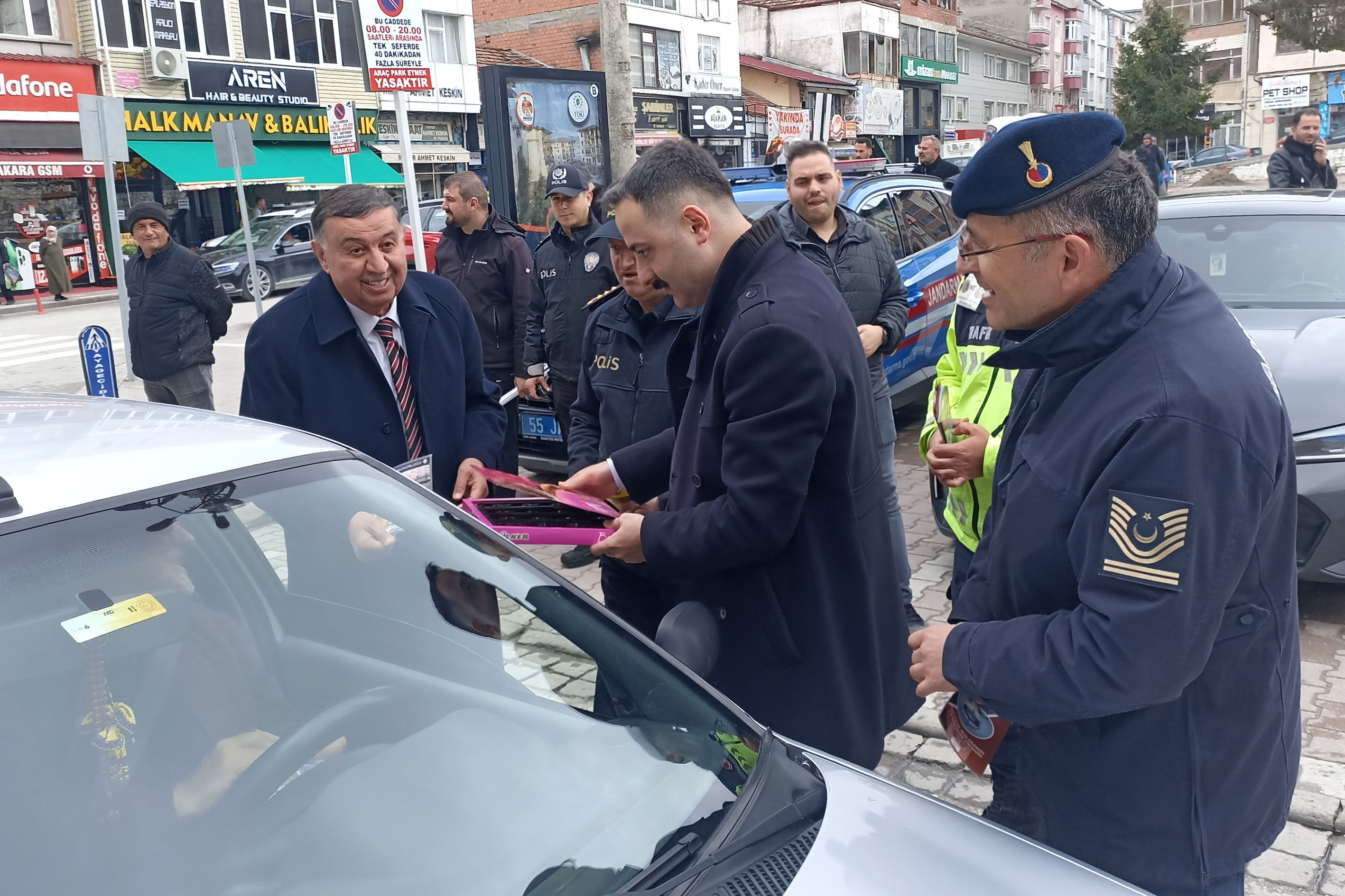 Havza'da sürücülere broşür dağıtıldı, kurallar anlatıldı
