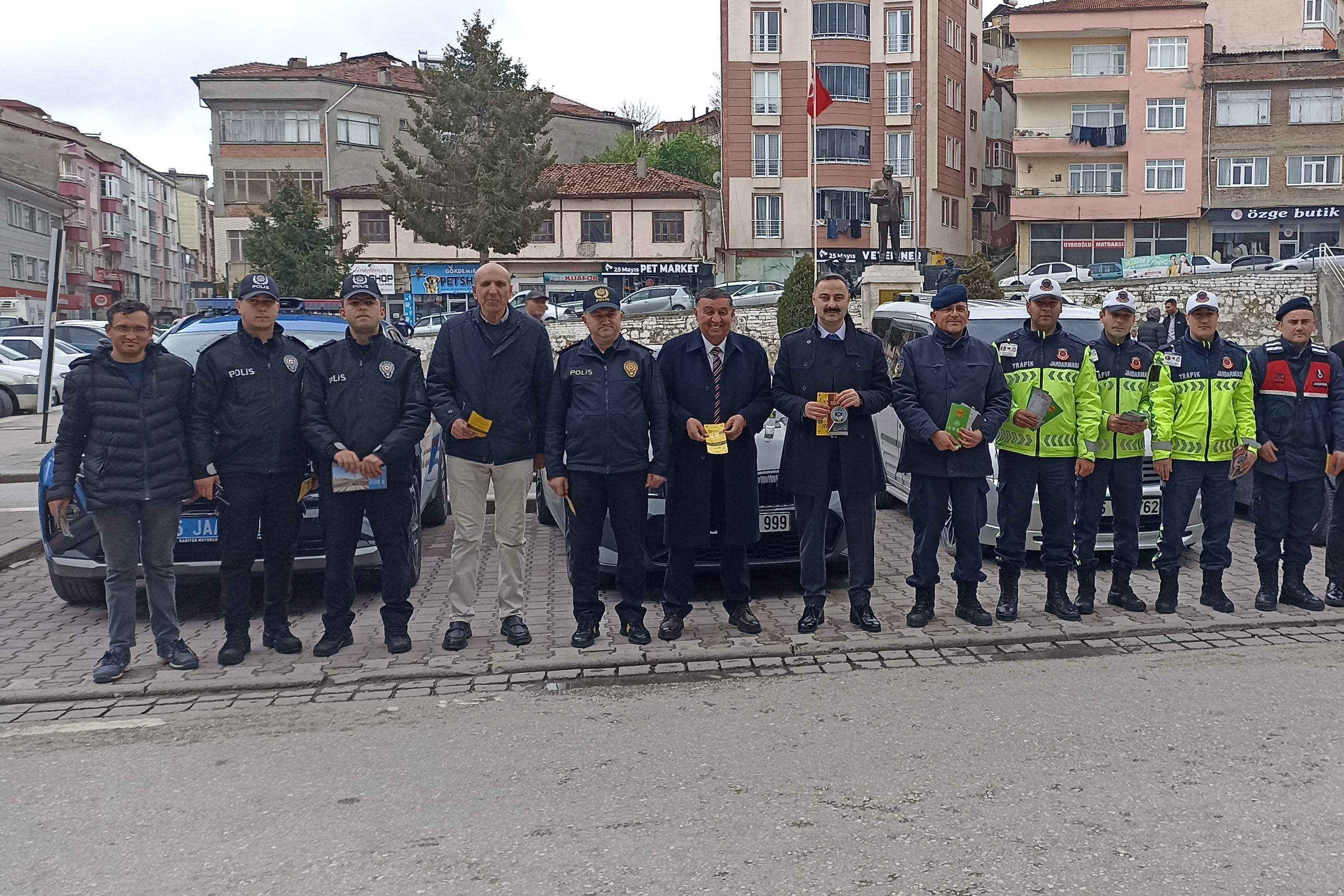 Havza'da sürücülere broşür dağıtıldı, kurallar anlatıldı