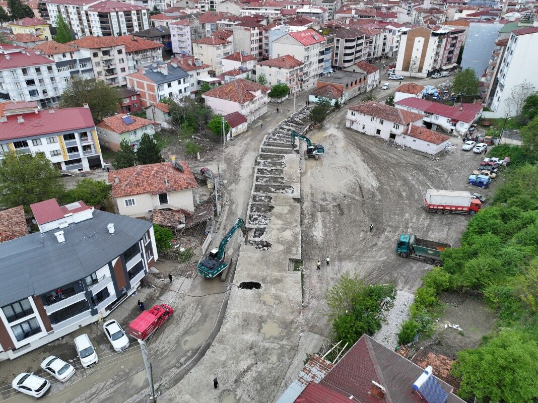Samsun’da selin ardından düğmeye basıldı! 56 iş yeri için yıkım başladı
