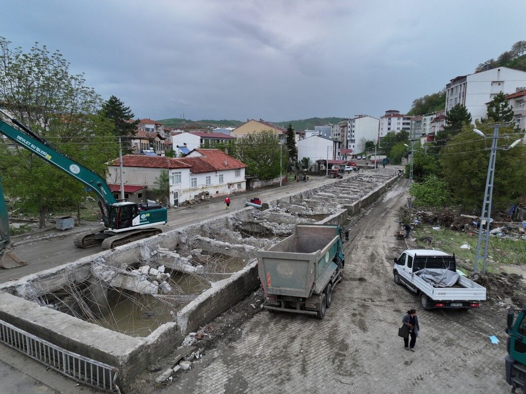 Samsun’da selin ardından düğmeye basıldı! 56 iş yeri için yıkım başladı
