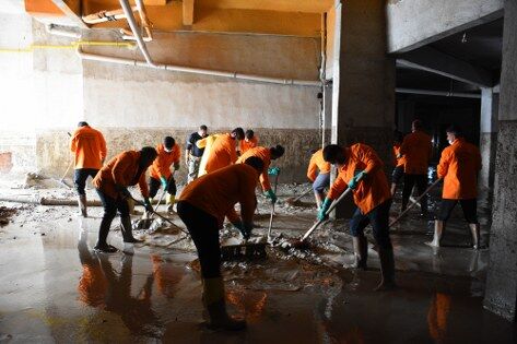 samsun haber: Samsun'da cezaevinden çıktılar, sel bölgesinde çalışmaya başladılar