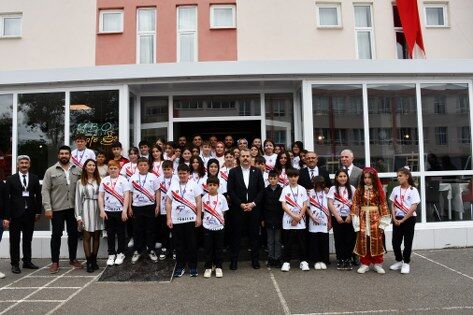 Vezirköprü’de bilim şöleni! Öğrenciler projelerini sergiledi