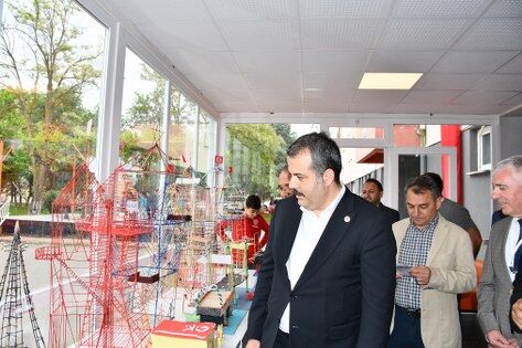 Vezirköprü’de bilim şöleni! Öğrenciler projelerini sergiledi
