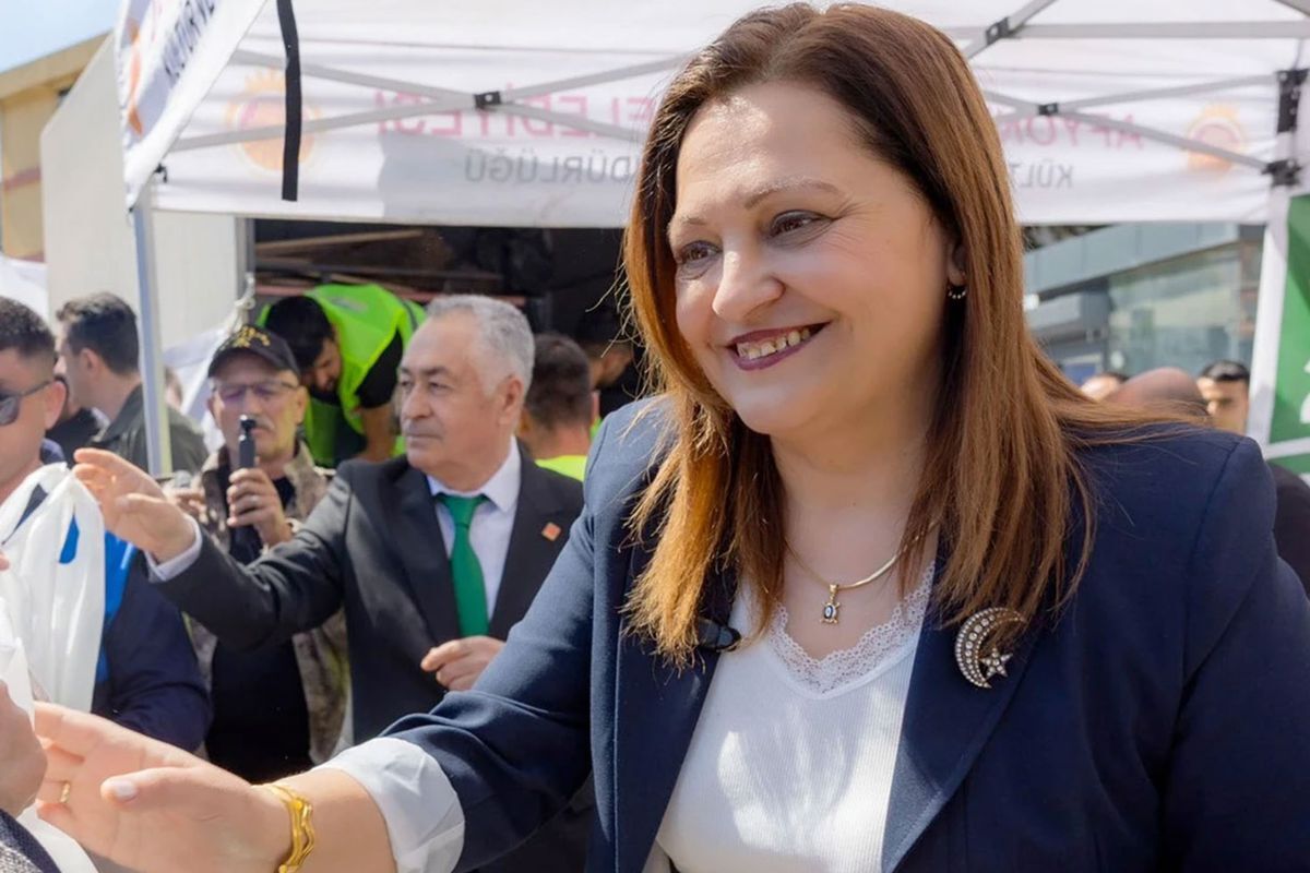 Burcu Koksalin Ak Partiye Gececegi Tarih Belli