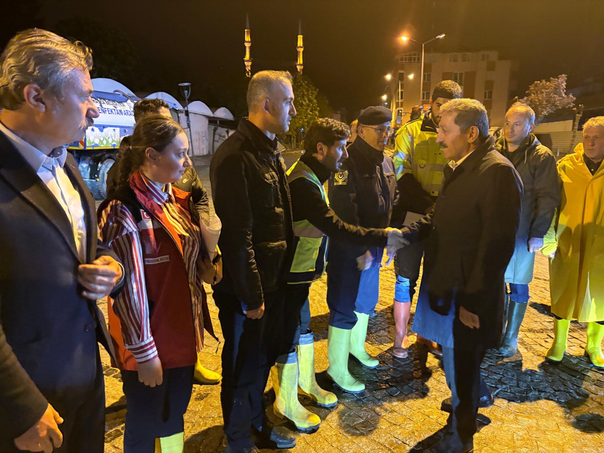 samsun haber: Vali Orhan Tavlı'dan Havza’da sel bölgesinde gece mesaisi!