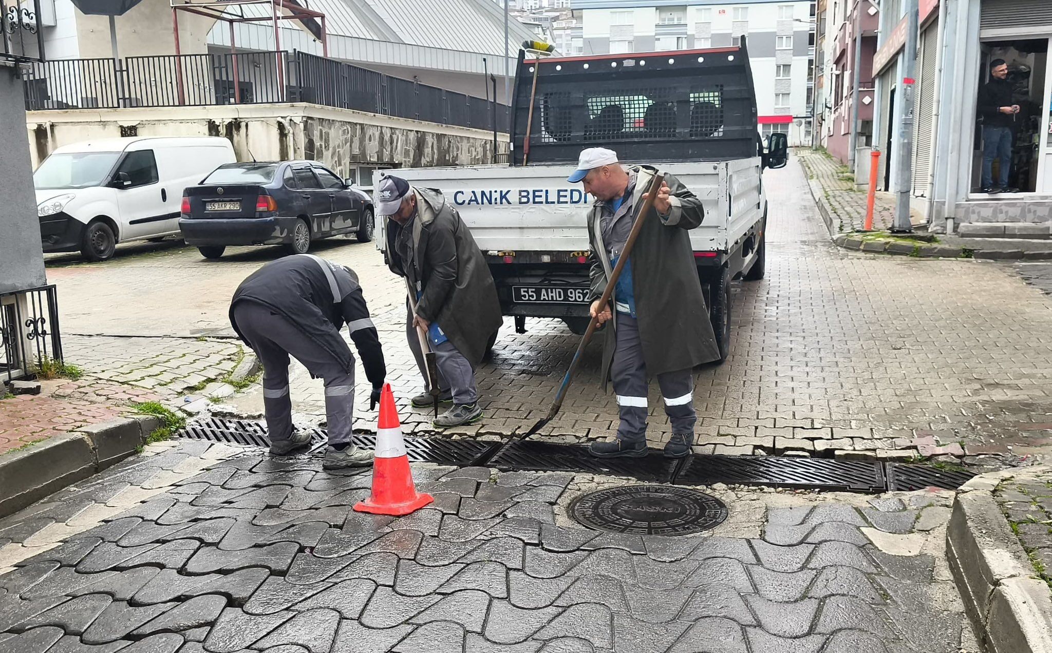 samsun haber: Canik Belediyesi’nden sağanak mesaisi!