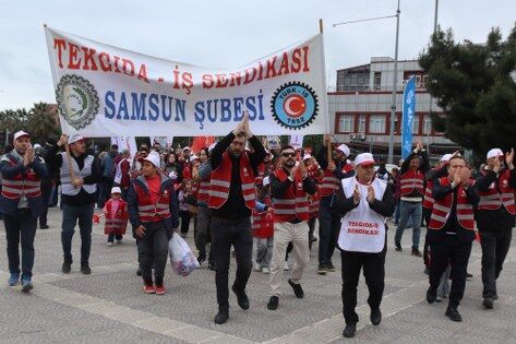 samsun haber: Samsun'da yağmur altında 1 Mayıs coşkusu! İşçiler taleplerini haykırdı 