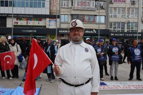 samsun haber: Samsun'da yağmur altında 1 Mayıs coşkusu! İşçiler taleplerini haykırdı 