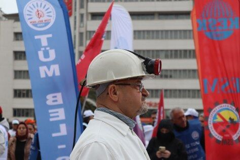 samsun haber: Samsun'da yağmur altında 1 Mayıs coşkusu! İşçiler taleplerini haykırdı 