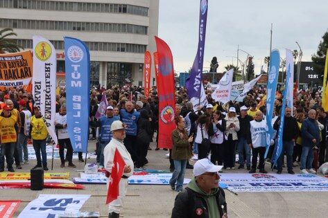samsun haber: Samsun'da yağmur altında 1 Mayıs coşkusu! İşçiler taleplerini haykırdı 