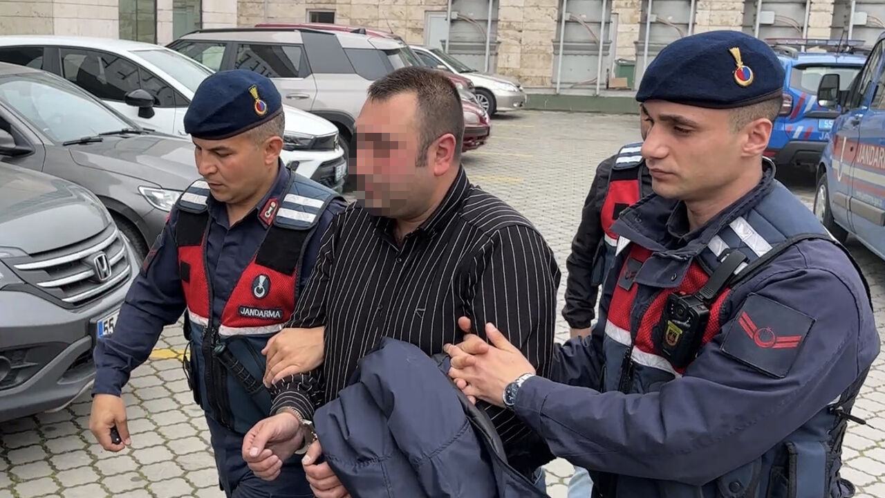 Samsunda Babasini Olduren Zanli Adliyeye Sevk Edildi 12526
