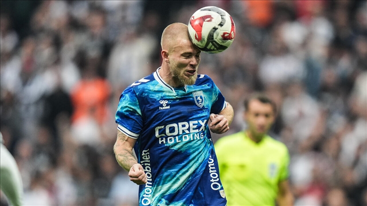 Samsunsporlu Rick Van Drongelenden Savunma Restiali 2205A
