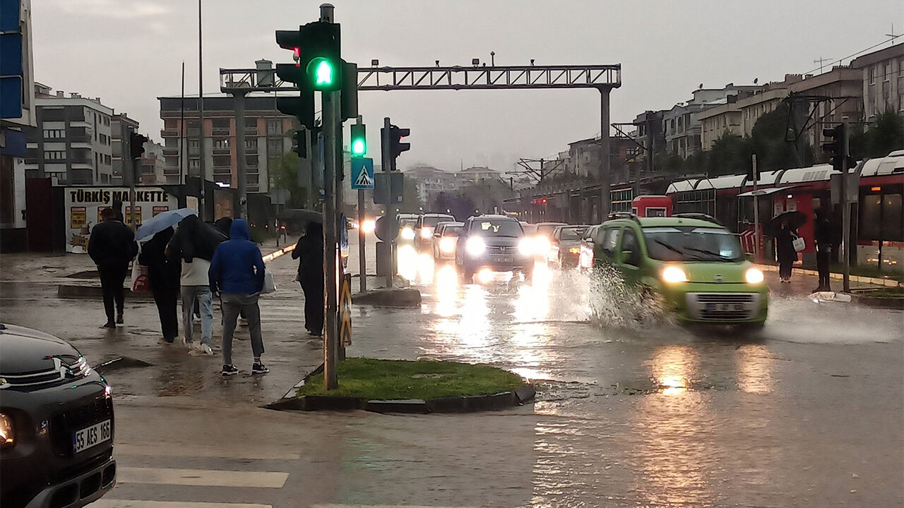 samsun haber: Hazayı sel vurdu! Meteoroloji Samsun için yarını işaret etti