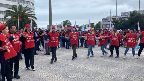 samsun haber: Samsun'da yağmur altında 1 Mayıs coşkusu! İşçiler taleplerini haykırdı 