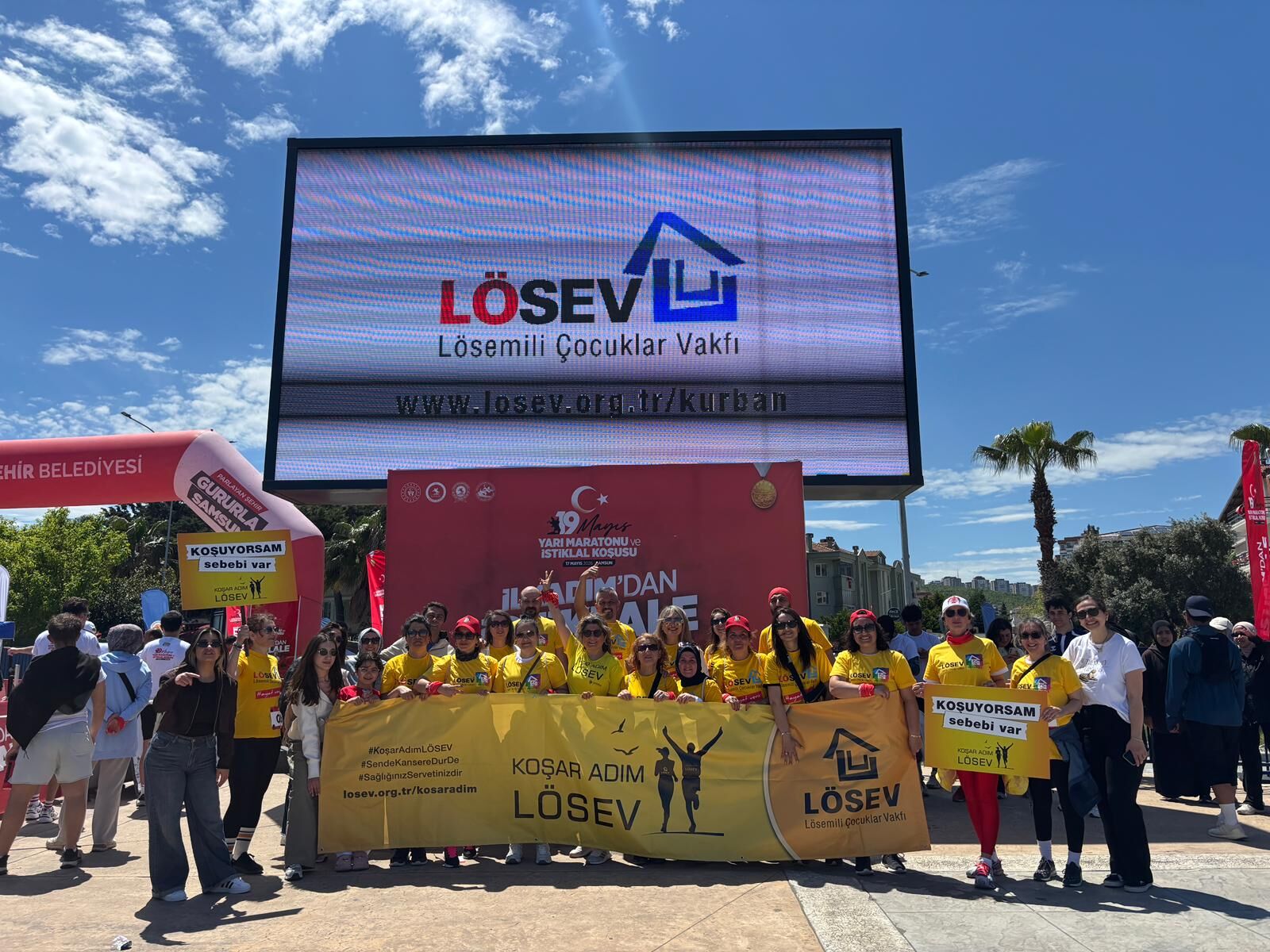 samsun haber: LÖSEV gönüllüleri Samsun’da lösemili çocuklar için koştu