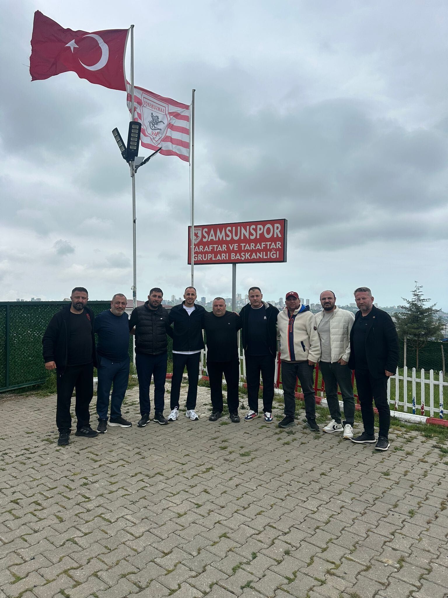 samsunspor haber: Samsunspor taraftar gruplarından Zeki Yavru’ya duygusal veda