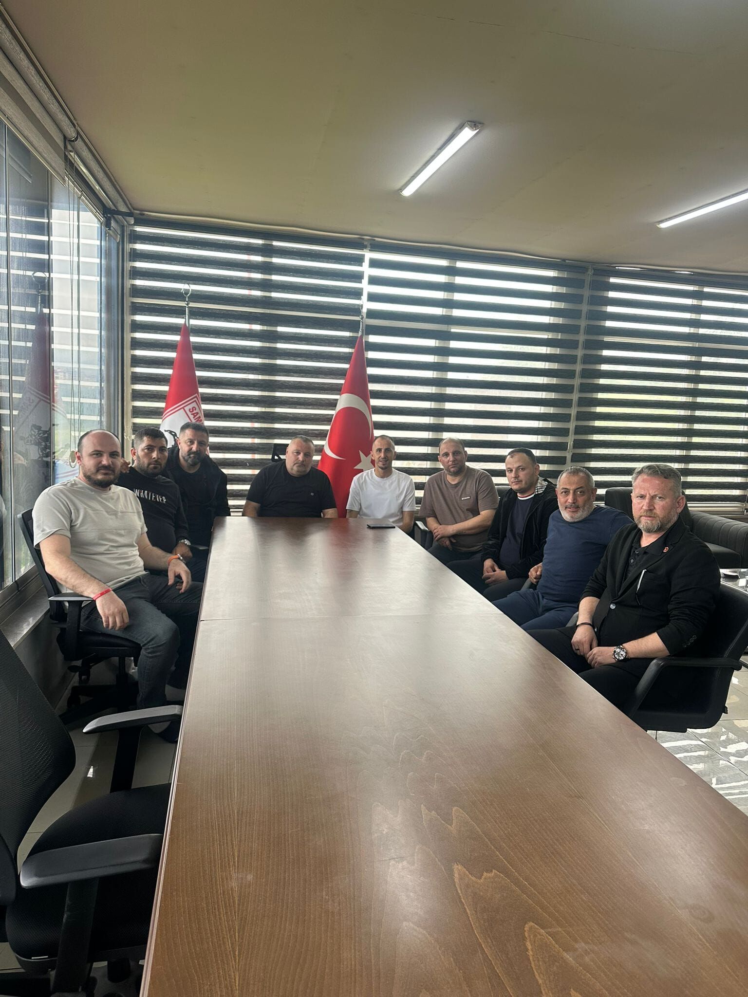 samsunspor haber: Samsunspor taraftar gruplarından Zeki Yavru’ya duygusal veda