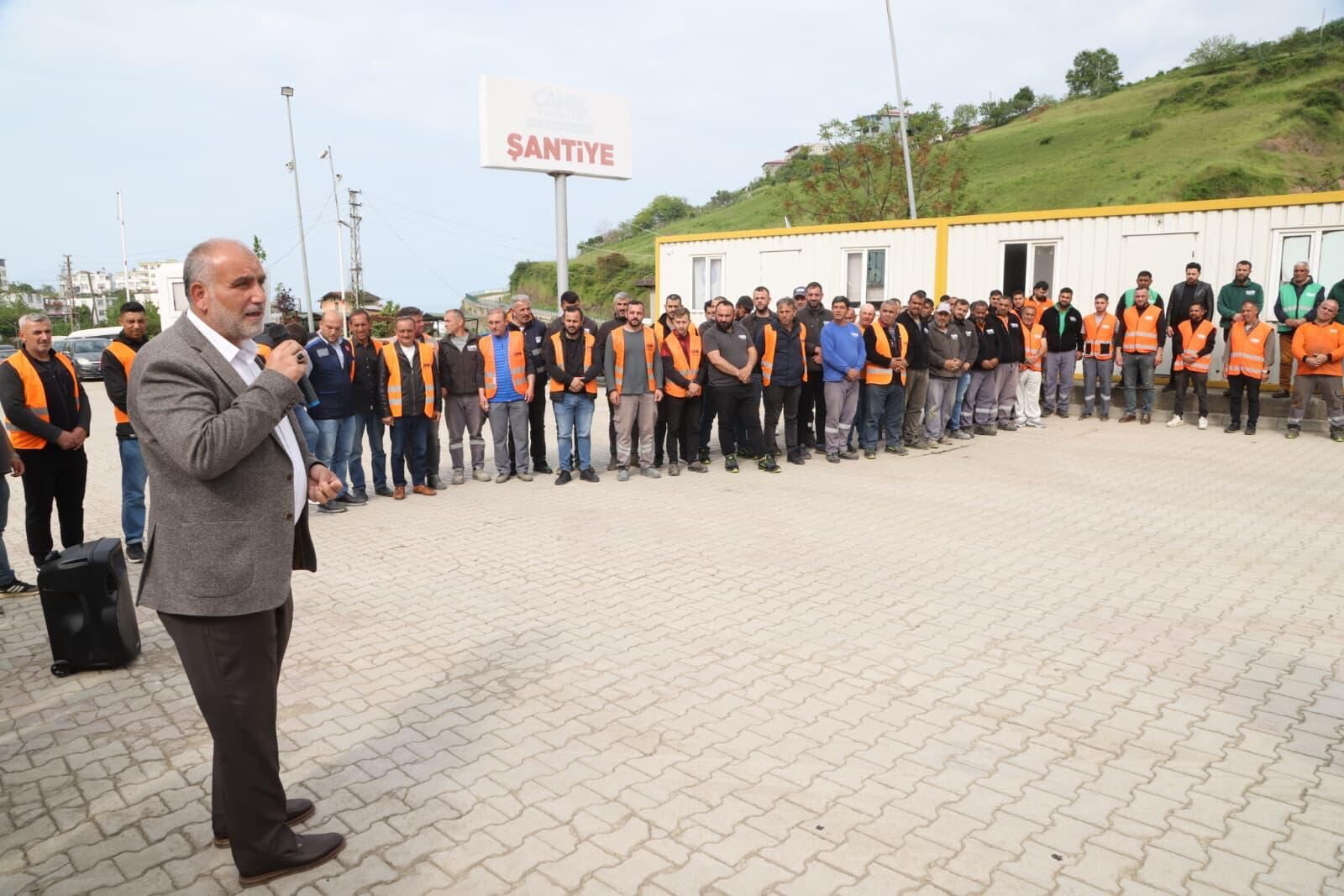 Canik’te Başkan İbrahim Sandıkçı personelle bayramlaştı