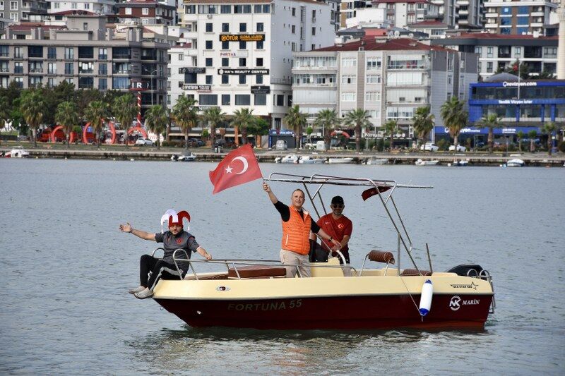 samsun haber: Samsun'da milli maç heyecanı denize taşındı!