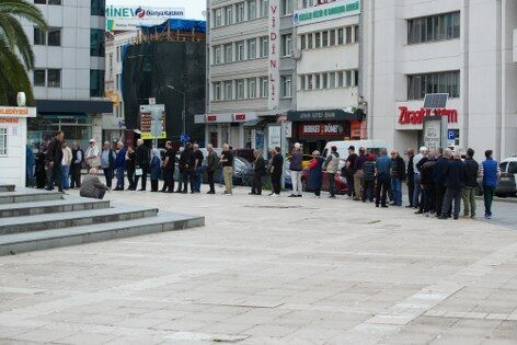 samsun haber: Vatandaşlar akın etti! Samsun Cumhuriyet Meydanı'nda kuyruk