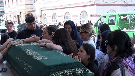 Can Polat'ın kızı cenazede sinir krizi geçirdi