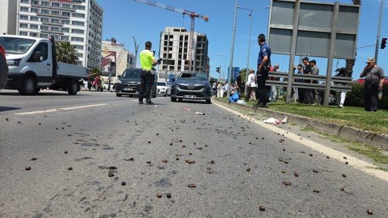 samsun haber: Samsun'da yaya geçidinde feci kaza! Zeytinleri yola saçıldı