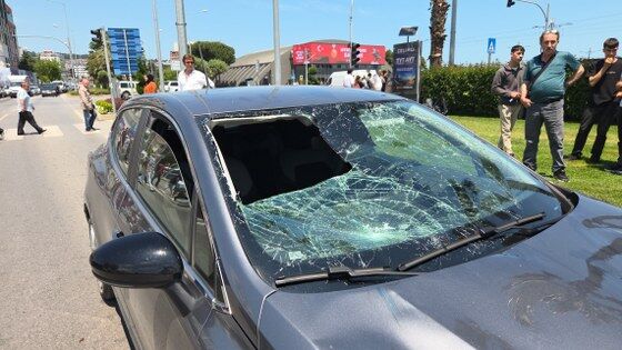 samsun haber: Samsun'da yaya geçidinde feci kaza! Zeytinleri yola saçıldı