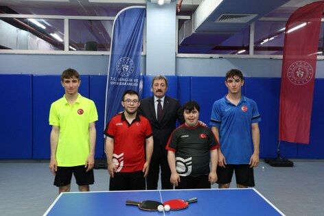 Samsunlu milli sporculara Vali Tavlı'dan moral