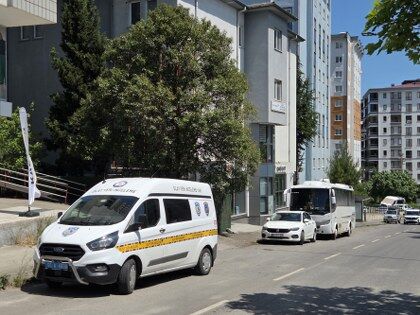 samsun haber: Samsun'da 11 katlı binada panik! Pencereden düştü