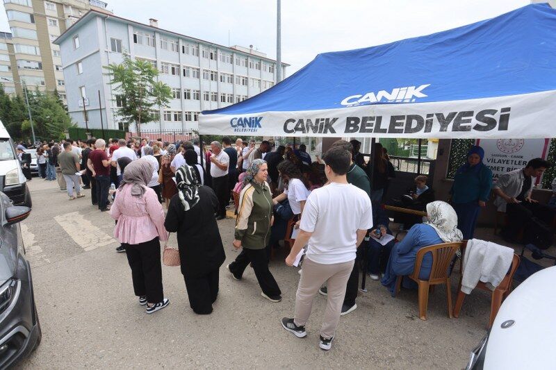samsun haber: Öğrenciler sınavdaydı, Canik Belediyesi sahadaydı