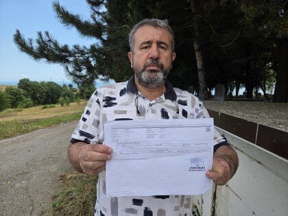 samsun haber: Samsun'da kiracısına ulaşamayınca çareyi mezarlıkta buldu