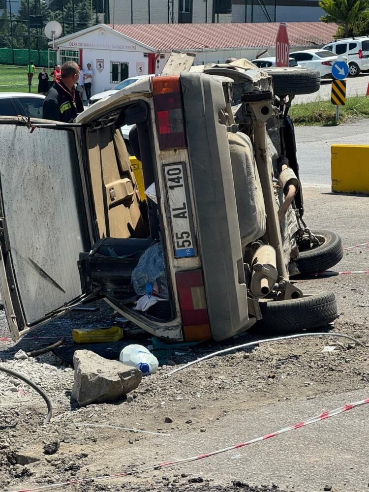 samsun haber: Samsun'da kavşakta iki otomobil çarpıştı: 3 yaralı
