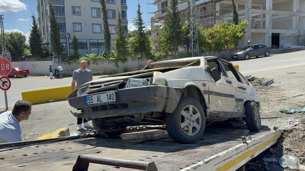 samsun haber: Samsun'da kavşakta iki otomobil çarpıştı: 3 yaralı