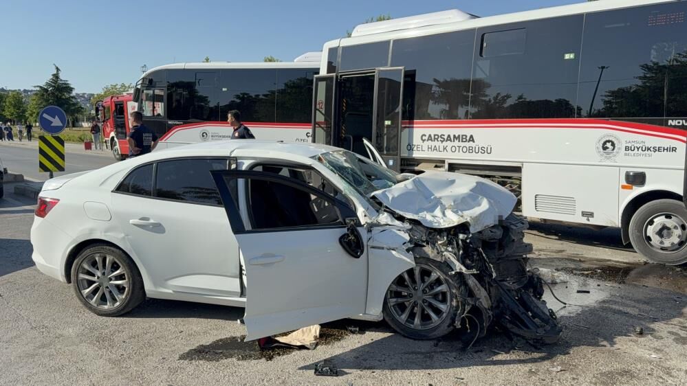 samsun haber: Samsun'da otomobil ile halk otobüsü çarpıştı: 7 yaralı