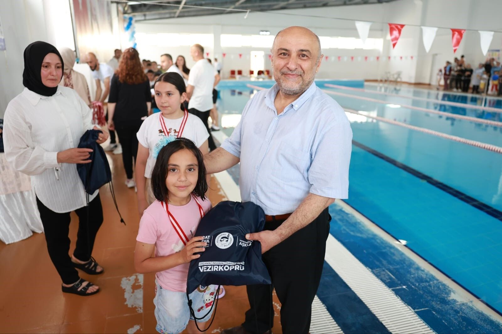 Vezirköprü'de Minik Kulaçlar Yaz Şenliği coşkuyla tamamlandı