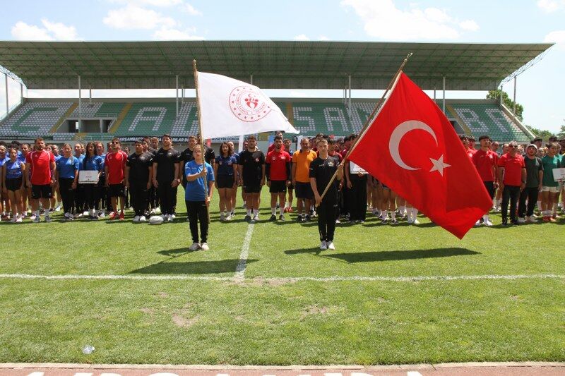 Çarşamba'da dev ragbi heyecanı başladı! 301 sporcu sahada