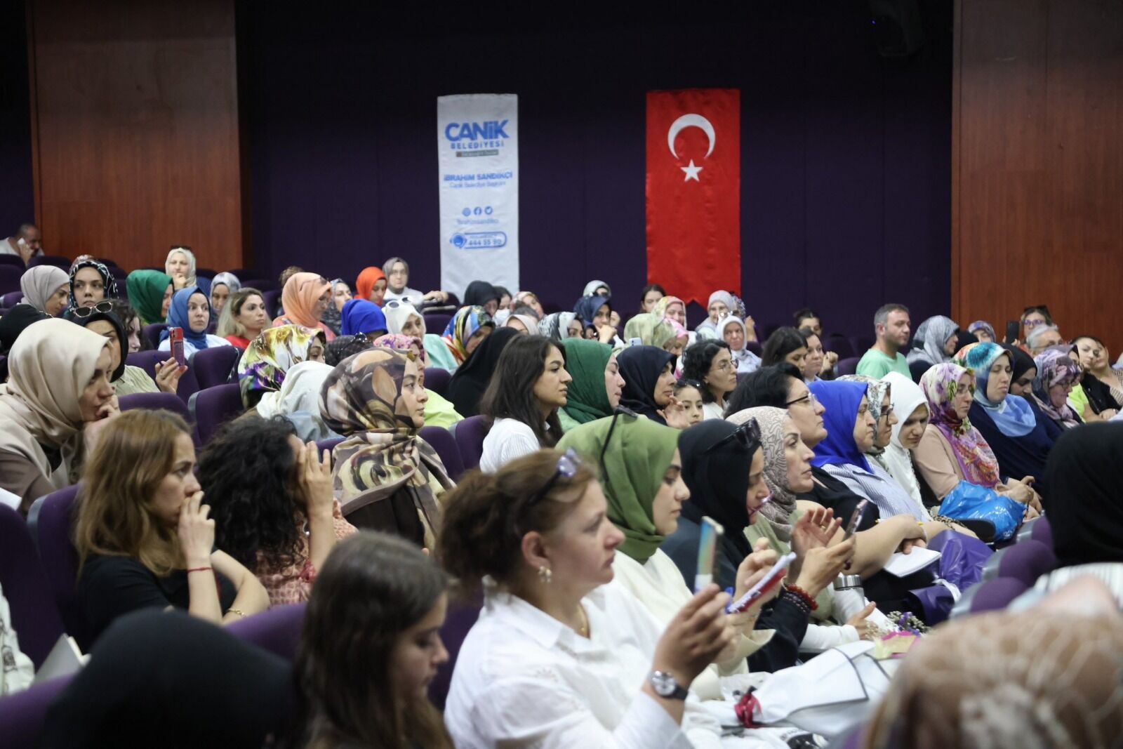 Canik'te Geleneksel Yöntemlerle Kadim Şifanın İzinde Konferansı (3)