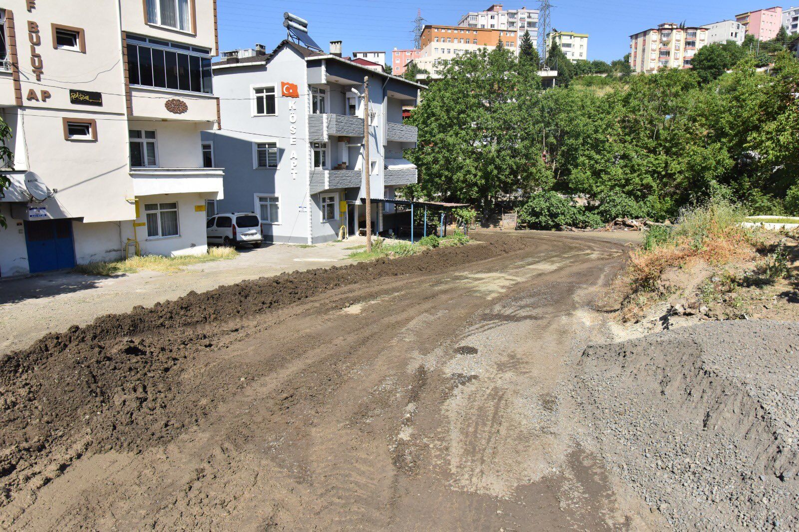Tekkeköy'de yol seferberliği sürüyor! 
