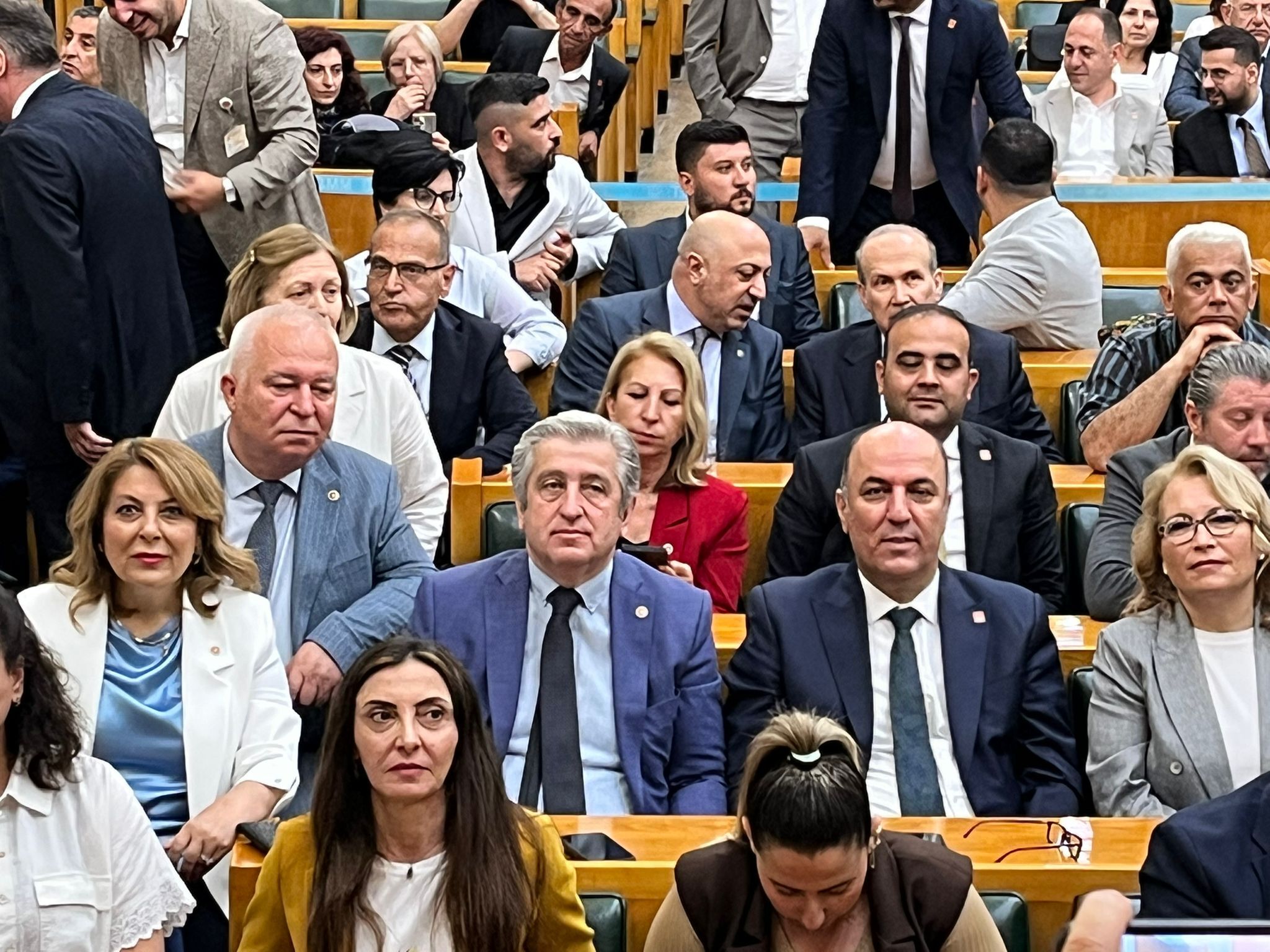 samsun haber: CHP Samsun milletvekili Murat Çan Özgür Özel için erkenden yerini aldı