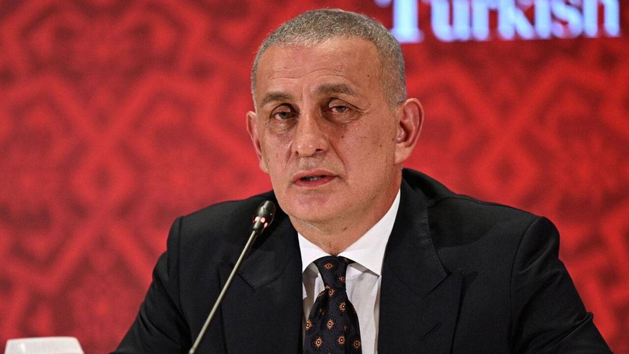 Bursa’da milli maçta protesto:TFF Başkanı Hacıosmanoğlu stattan ayrıldı