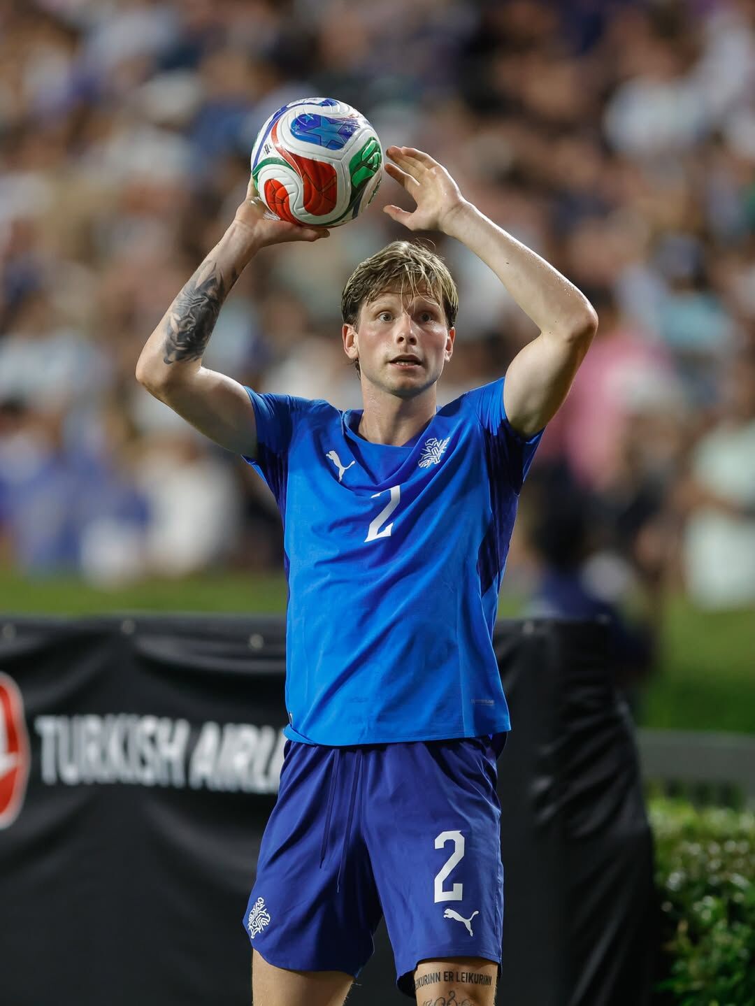 Logi Tomasson Arjantin Karsisinda Forma Giydfi